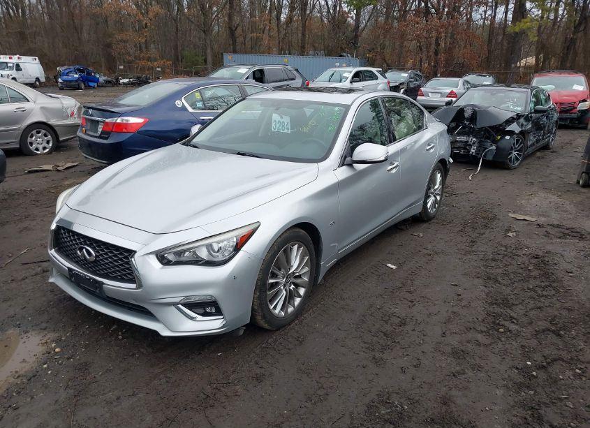 Photo 2 of 2018 Infiniti Q50 3.0T LUXE (VIN JN1EV7AR0JM431397)