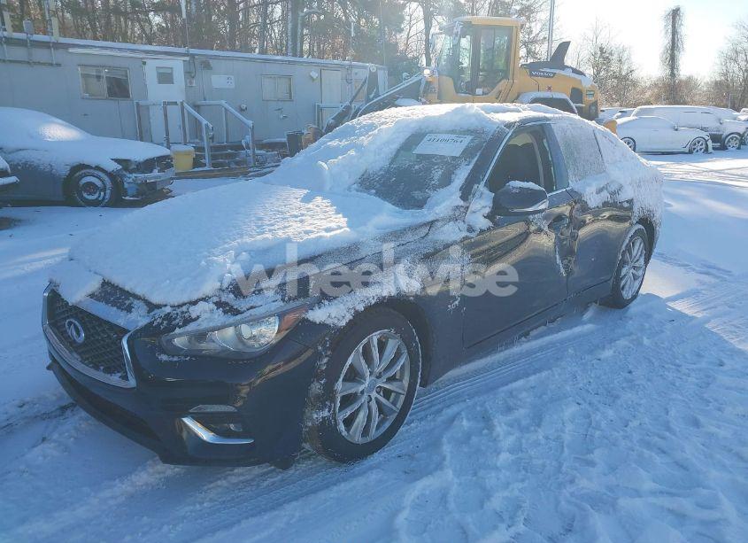 Photo 2 of 2018 Infiniti Q50 3.0T LUXE (VIN JN1EV7AR0JM431657)