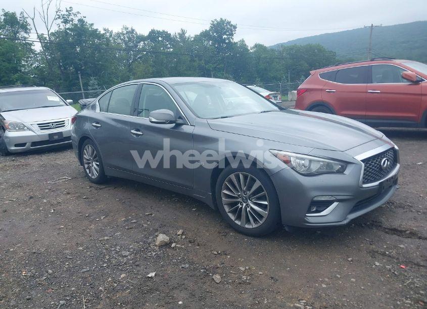 2018 Infiniti Q50 3.0T LUXE (VIN JN1EV7AR0JM438088) main photo