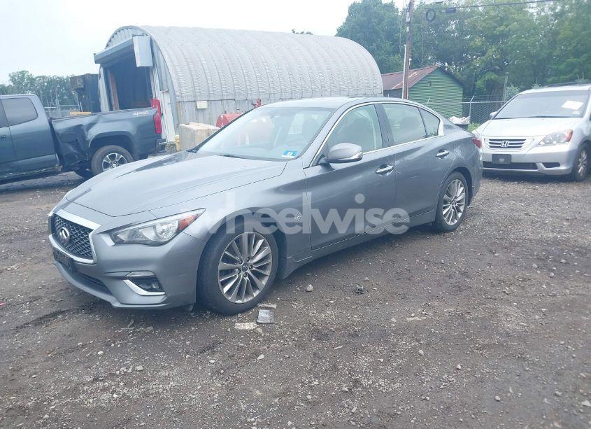 Photo 2 of 2018 Infiniti Q50 3.0T LUXE (VIN JN1EV7AR0JM438088)