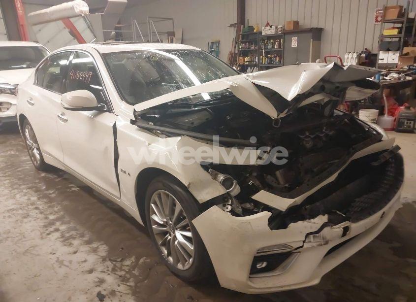 2018 Infiniti Q50 3.0T LUXE (VIN JN1EV7AR0JM440522) main photo