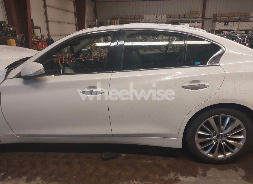 Photo 13 of 2018 Infiniti Q50 3.0T LUXE (VIN JN1EV7AR0JM440522)