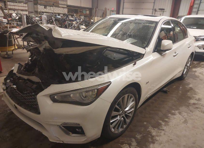 Photo 2 of 2018 Infiniti Q50 3.0T LUXE (VIN JN1EV7AR0JM440522)