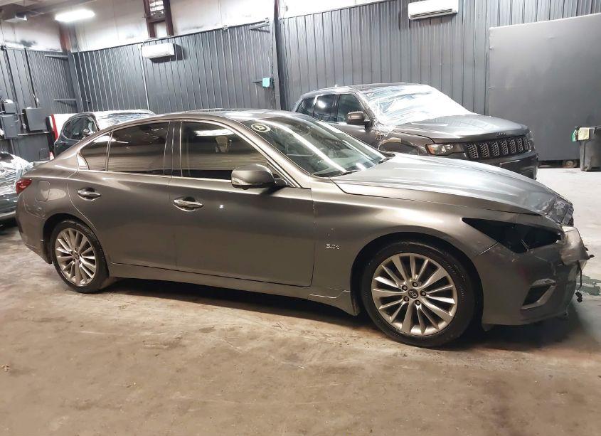 Photo 14 of 2018 Infiniti Q50 3.0T LUXE (VIN JN1EV7AR0JM610314)