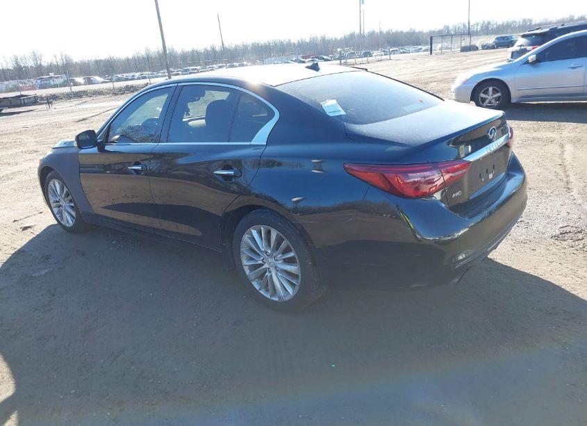 Photo 3 of 2018 Infiniti Q50 3.0T LUXE (VIN JN1EV7AR1JM430503)