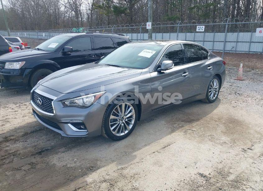 Photo 2 of 2018 Infiniti Q50 3.0T LUXE (VIN JN1EV7AR1JM440366)
