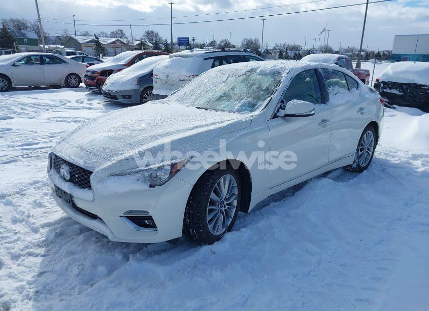 Photo 2 of 2018 Infiniti Q50 3.0T LUXE (VIN JN1EV7AR1JM442246)