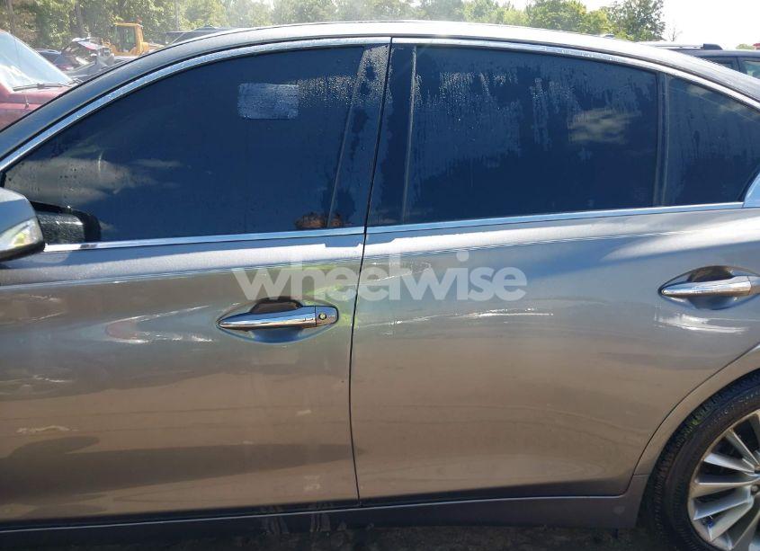 Photo 13 of 2018 Infiniti Q50 3.0T LUXE (VIN JN1EV7AR1JM444398)