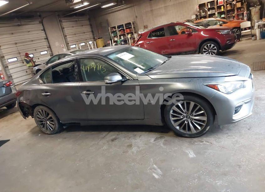 Photo 13 of 2018 Infiniti Q50 3.0T LUXE (VIN JN1EV7AR1JM610743)