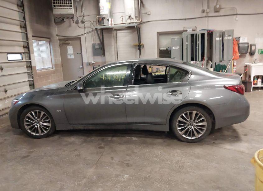 Photo 14 of 2018 Infiniti Q50 3.0T LUXE (VIN JN1EV7AR1JM610743)
