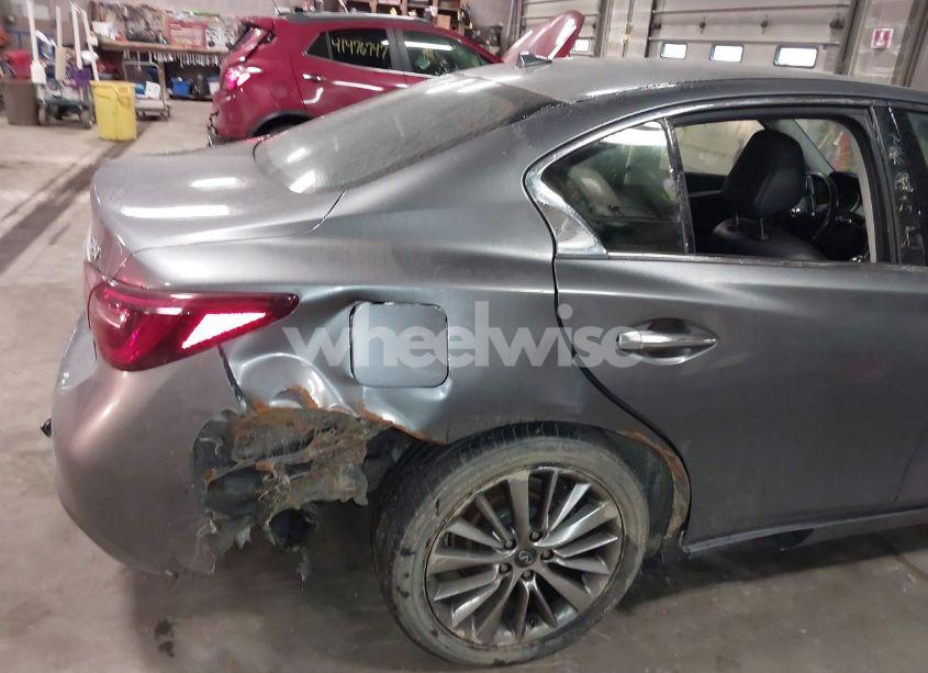 Photo 17 of 2018 Infiniti Q50 3.0T LUXE (VIN JN1EV7AR1JM610743)