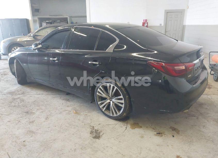 Photo 3 of 2019 Infiniti Q50 3.0T LUXE (VIN JN1EV7AR1KM553543)