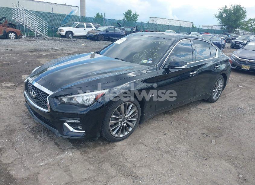 Photo 2 of 2019 Infiniti Q50 3.0T LUXE (VIN JN1EV7AR1KM553722)