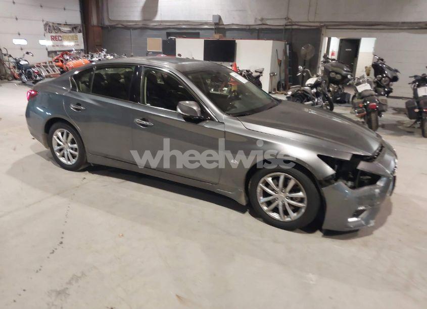 2018 Infiniti Q50 3.0T LUXE (VIN JN1EV7AR2JM433331) main photo