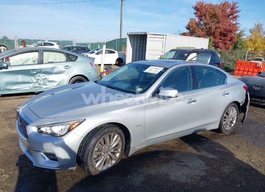 Photo 2 of 2018 Infiniti Q50 3.0T LUXE (VIN JN1EV7AR3JM434858)