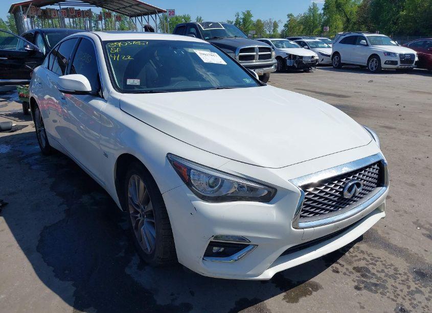 2018 Infiniti Q50 3.0T LUXE (VIN JN1EV7AR3JM442538) main photo