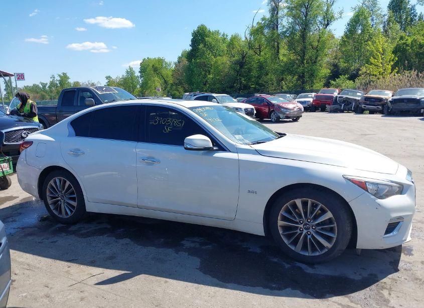 Photo 14 of 2018 Infiniti Q50 3.0T LUXE (VIN JN1EV7AR3JM442538)