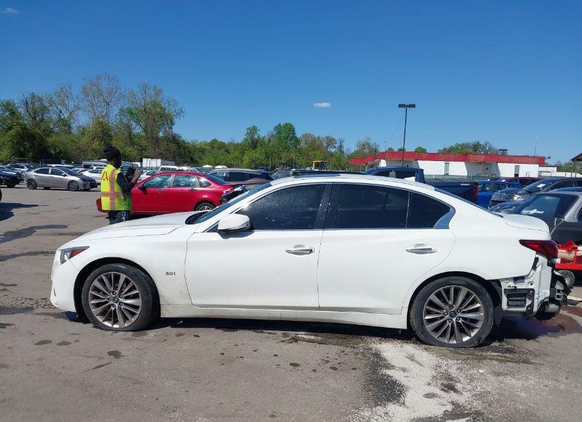Photo 15 of 2018 Infiniti Q50 3.0T LUXE (VIN JN1EV7AR3JM442538)