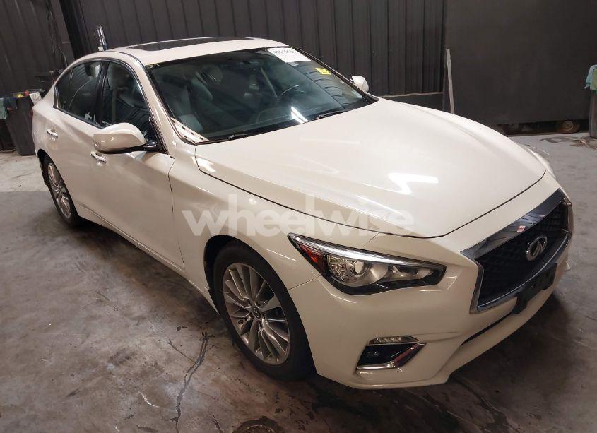 2018 Infiniti Q50 3.0T LUXE (VIN JN1EV7AR3JM443818) main photo