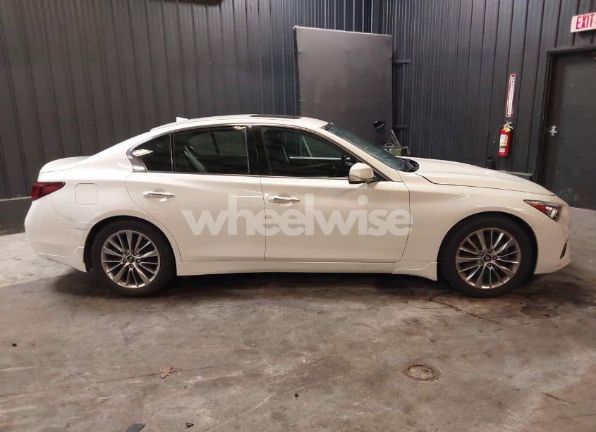 Photo 13 of 2018 Infiniti Q50 3.0T LUXE (VIN JN1EV7AR3JM443818)