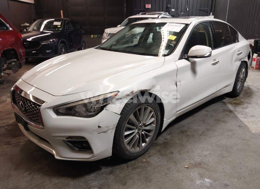 Photo 2 of 2018 Infiniti Q50 3.0T LUXE (VIN JN1EV7AR3JM443818)