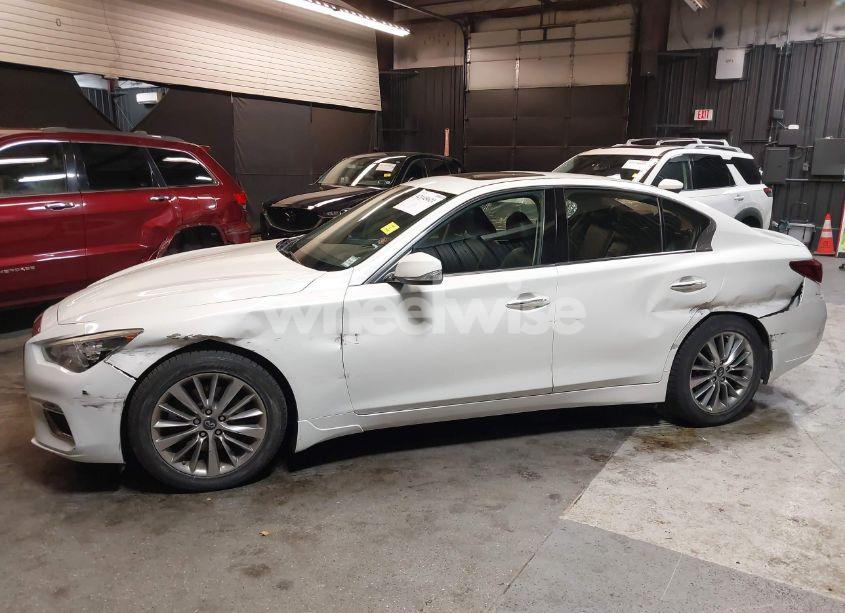 Photo 6 of 2018 Infiniti Q50 3.0T LUXE (VIN JN1EV7AR3JM443818)