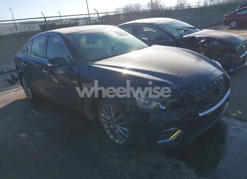 2018 Infiniti Q50 3.0T LUXE (VIN JN1EV7AR3JM444113) main photo