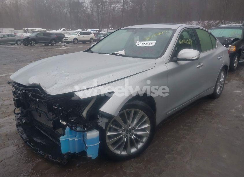 Photo 2 of 2018 Infiniti Q50 3.0T LUXE (VIN JN1EV7AR4JM431502)