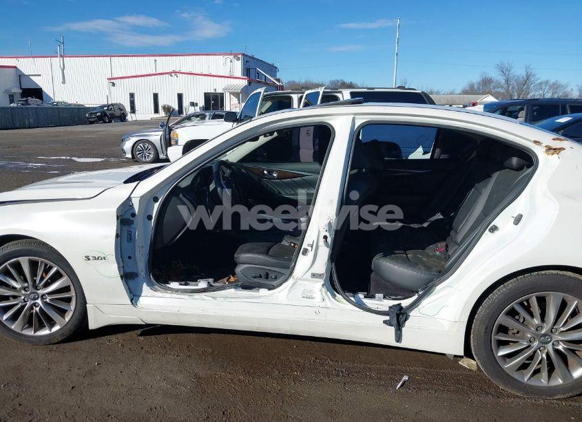 Photo 15 of 2018 Infiniti Q50 3.0T LUXE (VIN JN1EV7AR4JM439308)