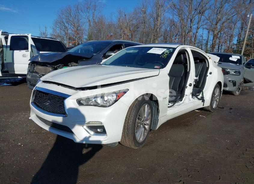 Photo 2 of 2018 Infiniti Q50 3.0T LUXE (VIN JN1EV7AR4JM439308)