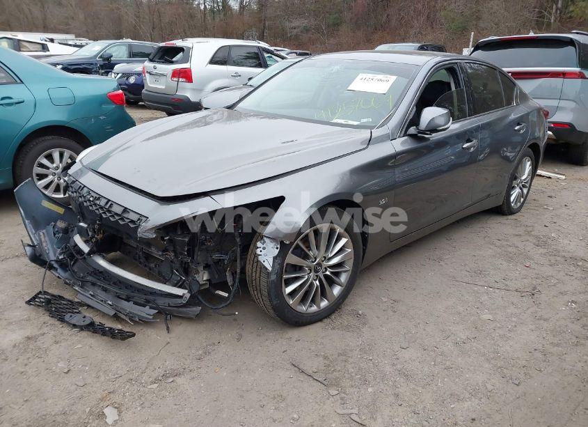 Photo 2 of 2018 Infiniti Q50 3.0T LUXE (VIN JN1EV7AR4JM441219)