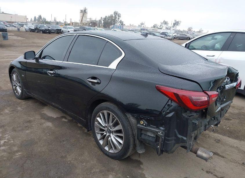 Photo 3 of 2018 Infiniti Q50 3.0T LUXE (VIN JN1EV7AR4JM443312)