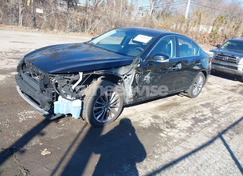 Photo 2 of 2018 Infiniti Q50 3.0T LUXE (VIN JN1EV7AR4JM612194)