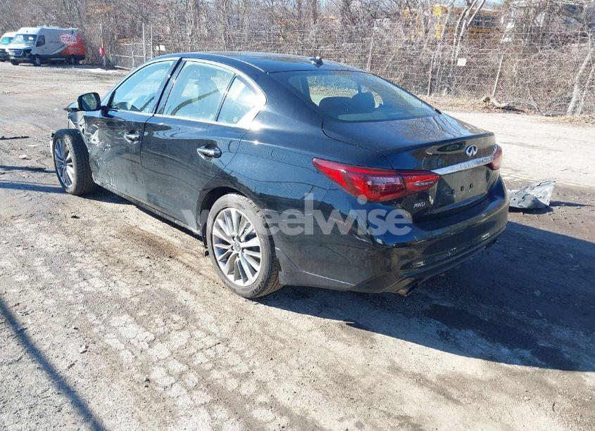 Photo 3 of 2018 Infiniti Q50 3.0T LUXE (VIN JN1EV7AR4JM612194)