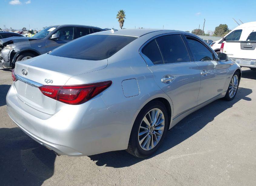 Photo 4 of 2018 Infiniti Q50 3.0T LUXE (VIN JN1EV7AR5JM611068)