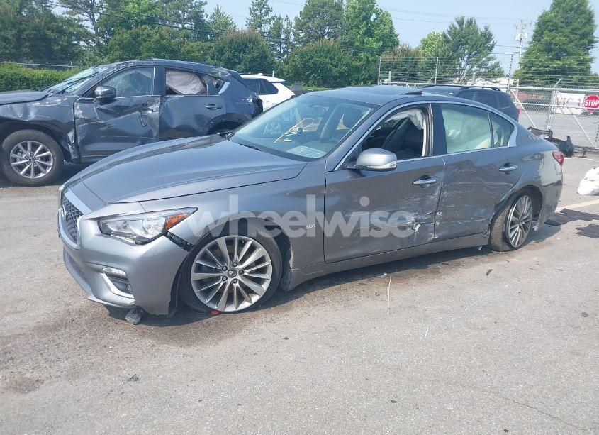 Photo 2 of 2018 Infiniti Q50 3.0T LUXE (VIN JN1EV7AR6JM442422)