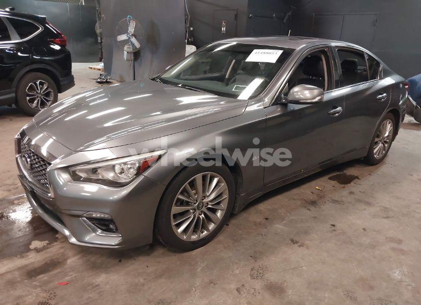 Photo 2 of 2018 Infiniti Q50 3.0T LUXE (VIN JN1EV7AR6JM444090)