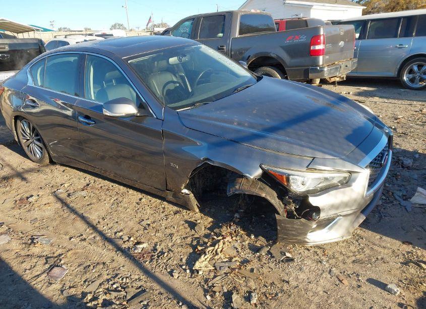 2018 Infiniti Q50 3.0T LUXE (VIN JN1EV7AR6JM611032) main photo