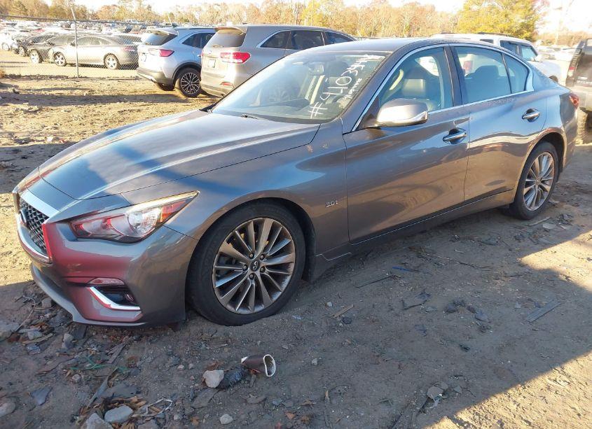 Photo 2 of 2018 Infiniti Q50 3.0T LUXE (VIN JN1EV7AR6JM611032)