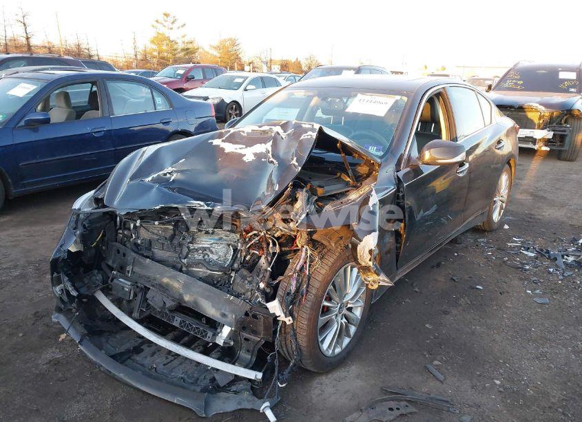Photo 2 of 2019 Infiniti Q50 3.0T LUXE (VIN JN1EV7AR7KM556110)