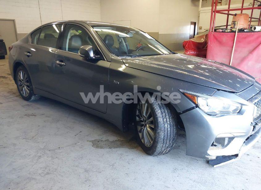 2018 Infiniti Q50 3.0T LUXE (VIN JN1EV7AR8JM433429) main photo