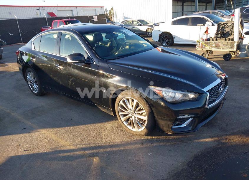 2018 Infiniti Q50 3.0T LUXE (VIN JN1EV7AR8JM440865) main photo