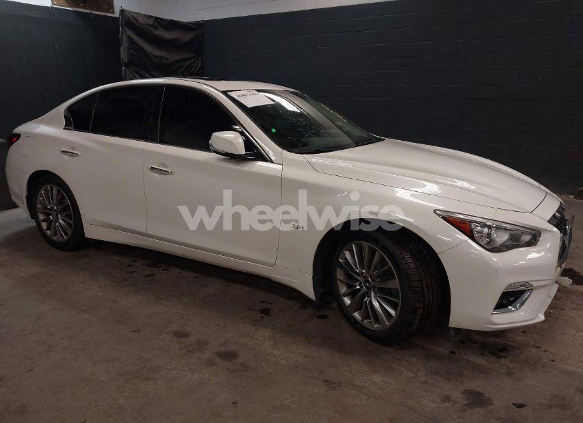 2018 Infiniti Q50 3.0T LUXE (VIN JN1EV7AR9JM433164) main photo