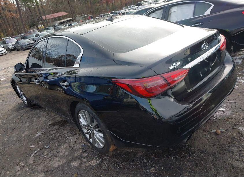 Photo 3 of 2018 Infiniti Q50 3.0T LUXE (VIN JN1EV7ARXJM432332)