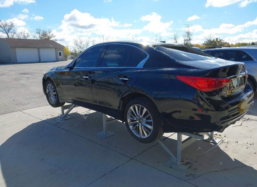 Photo 3 of 2021 Infiniti Q50 LUXE AWD (VIN JN1EV7BRXMM751927)