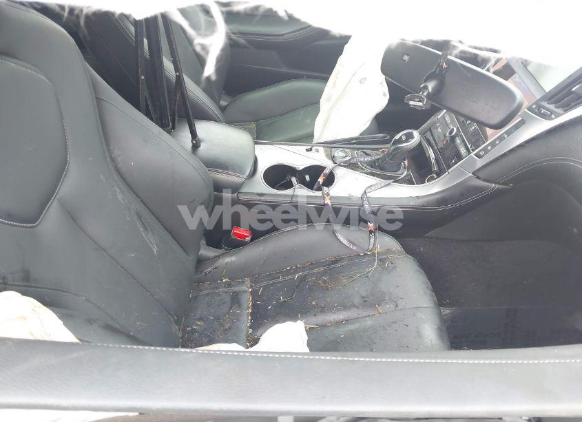 Photo 5 of 2017 Infiniti Q60 3.0T PREMIUM (VIN JN1EV7EK9HM362278)