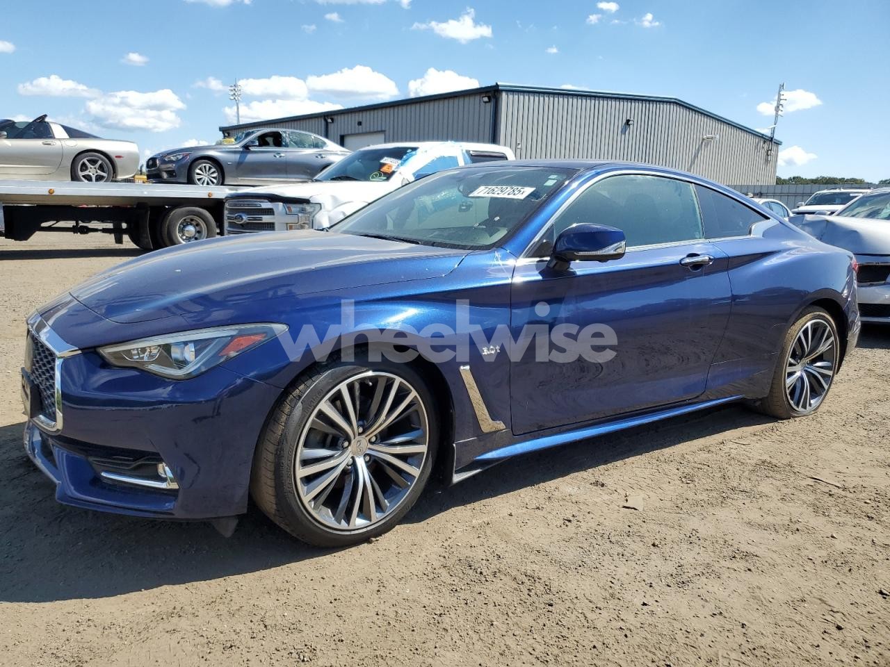 2018 INFINITI Q60 LUXE 300 (VIN JN1EV7EL0JM392963) main photo