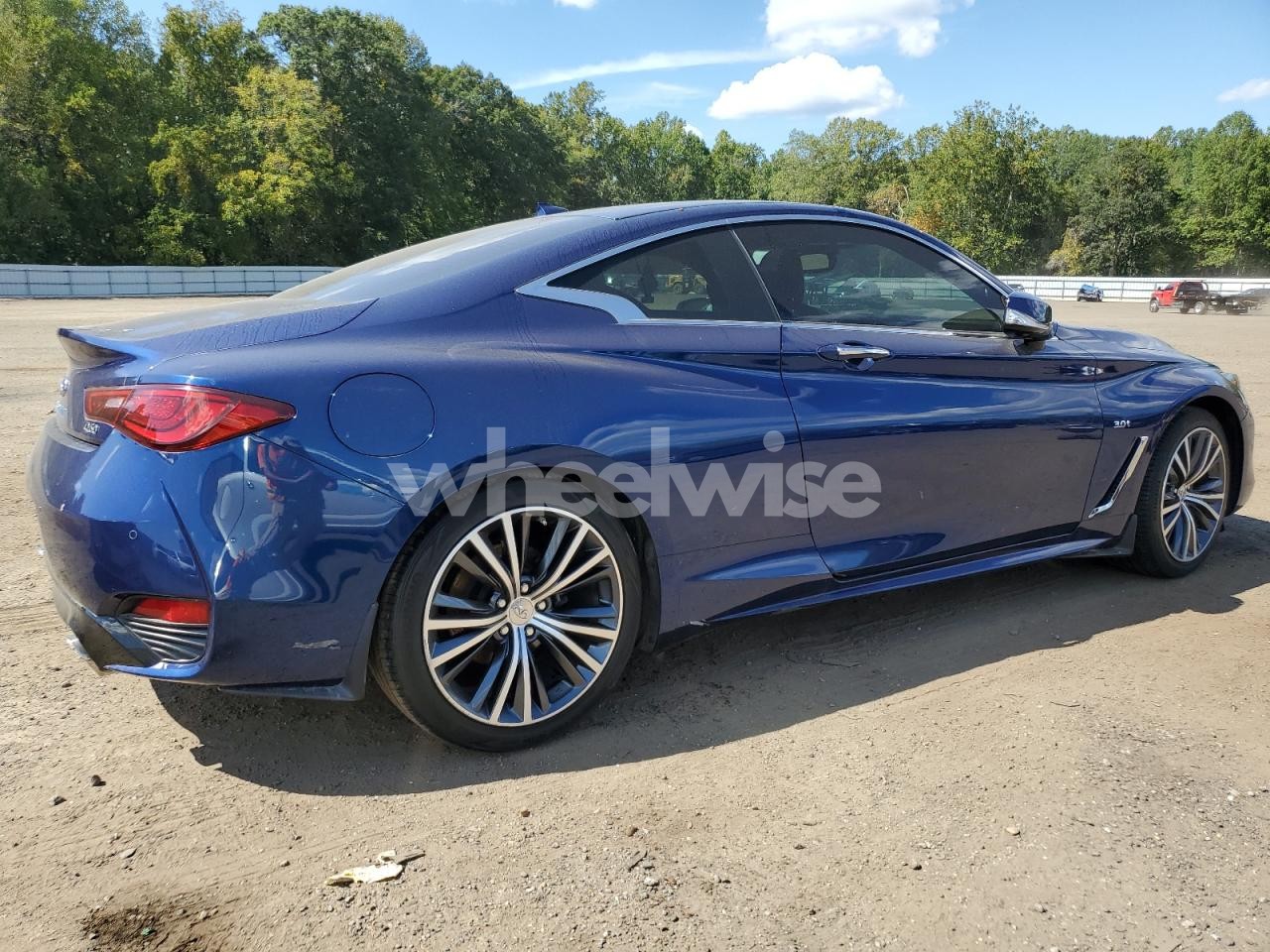 Photo 3 of 2018 INFINITI Q60 LUXE 300 (VIN JN1EV7EL0JM392963)