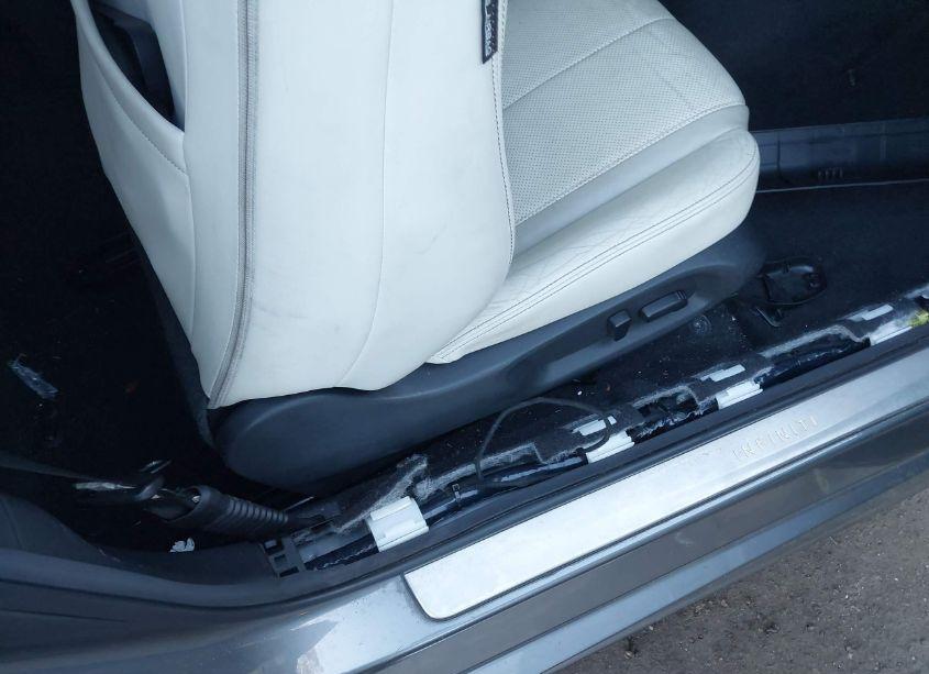 Photo 6 of 2018 Infiniti Q60 3.0T LUXE (VIN JN1EV7EL6JM391011)