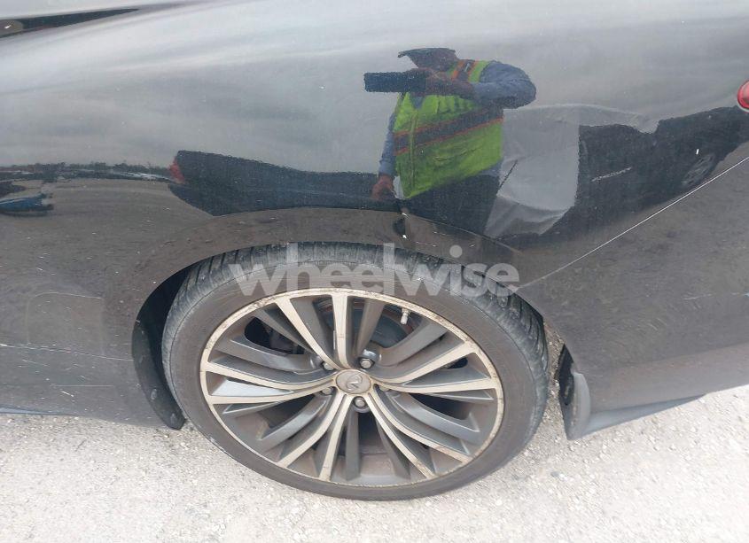 Photo 18 of 2018 Infiniti Q60 3.0T LUXE (VIN JN1EV7EL6JM391557)